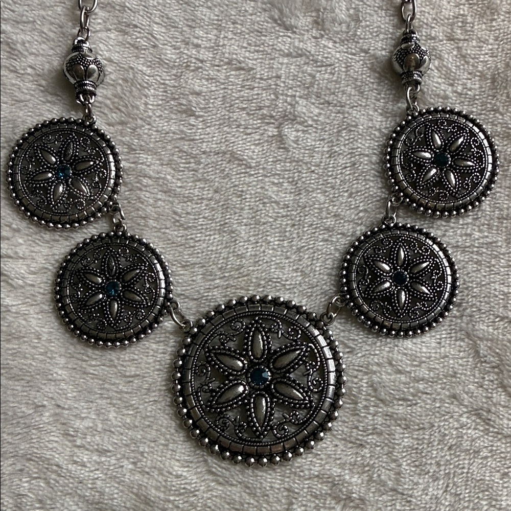 Boutique Brand Boho Silver Medallion Necklace & Earrings Set NWOT - Picture 4 of 7